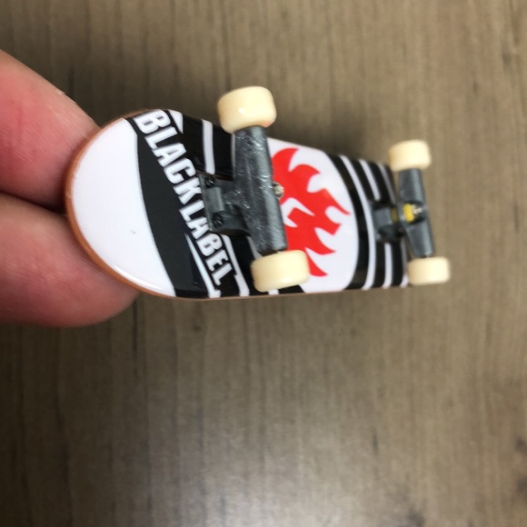 Tech Deck Black Label Fingerboard - Picture 3 of 6